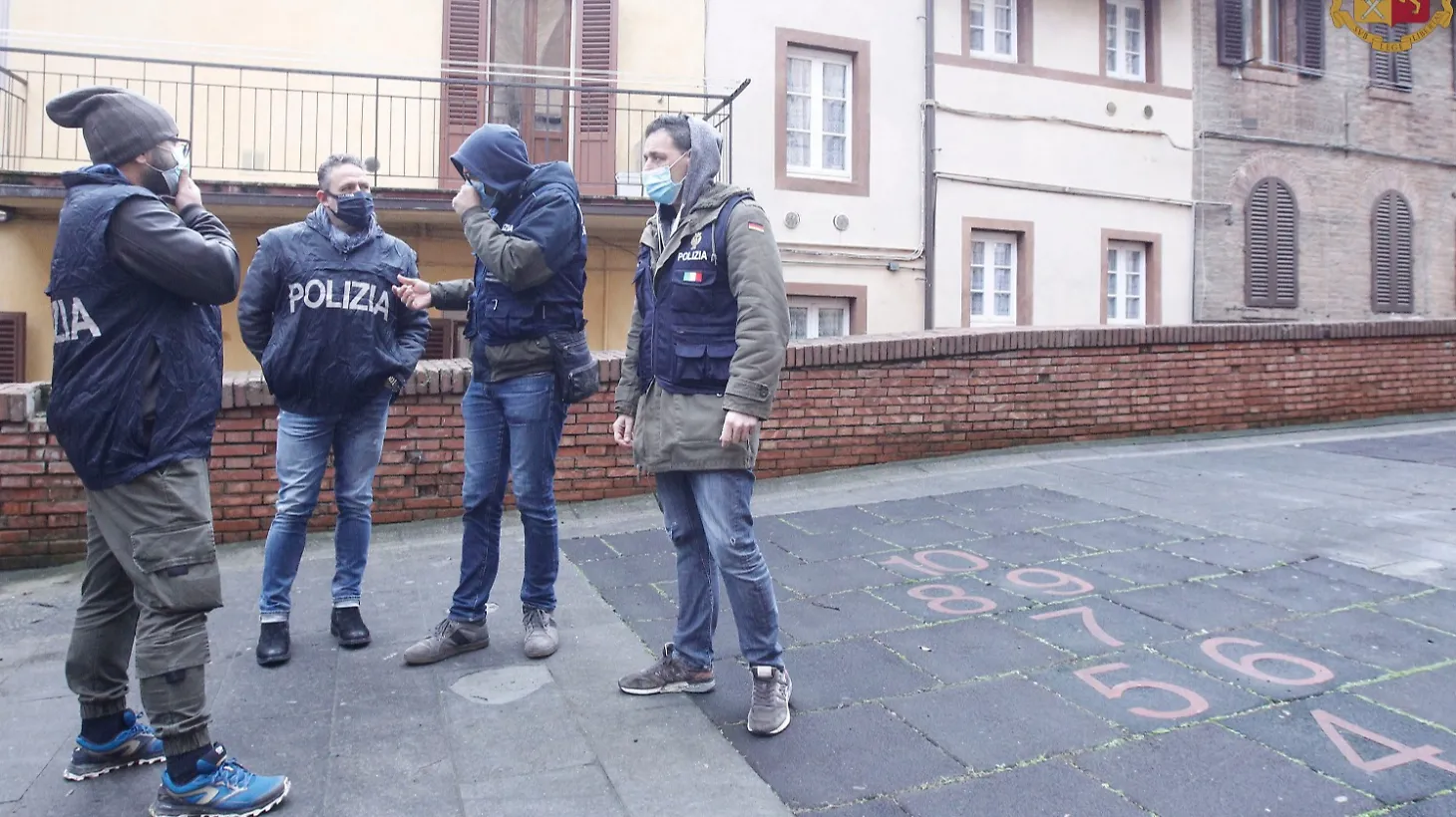 La polizia in azione durante il caso della baby gang